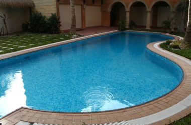 Построить бассейн