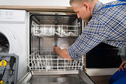 Как отремонтировать посудомоечную машину?