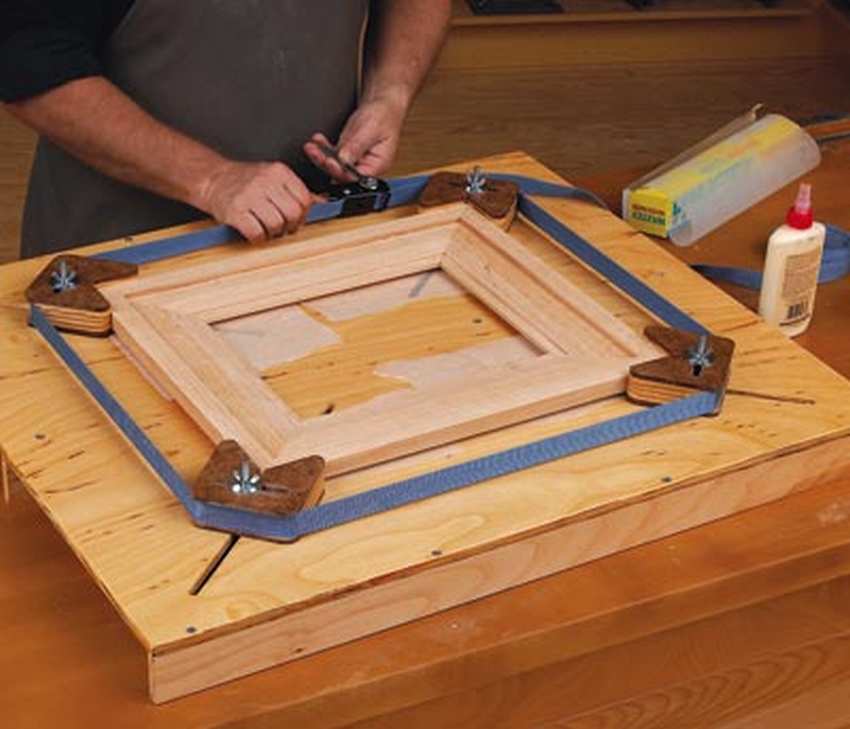 Как изготавливают рамки из деревянного багета?