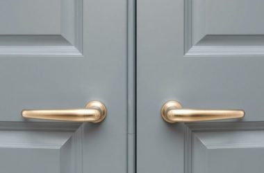 Ручки к входным дверям: как выбрать надежную, удобную и красивую фурнитуру